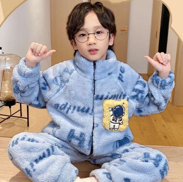 子どもパジャマ ふわもこ宇宙飛行士 お泊まりパジャマ