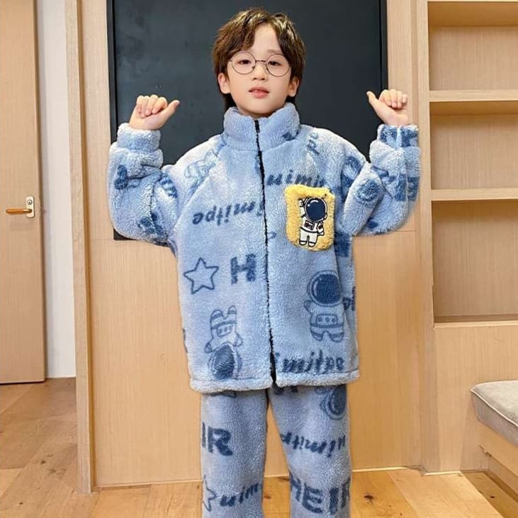子どもパジャマ ふわもこ宇宙飛行士 お泊まりパジャマ