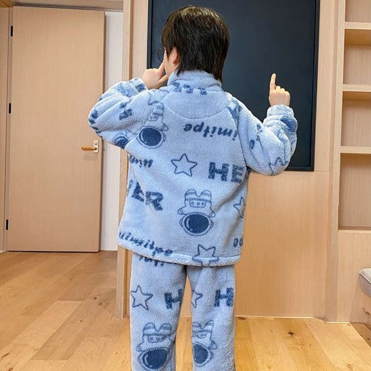 子どもパジャマ ふわもこ宇宙飛行士 お泊まりパジャマ