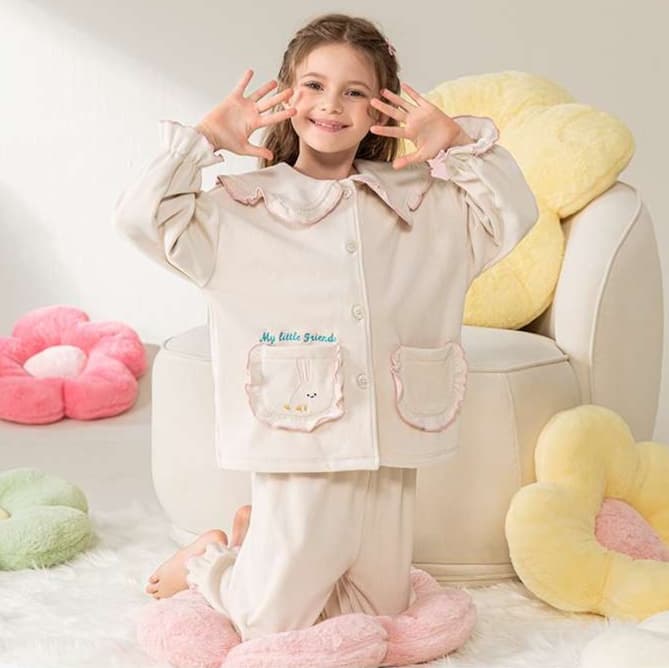 子どもパジャマ アップリケ付き 上品パジャマ