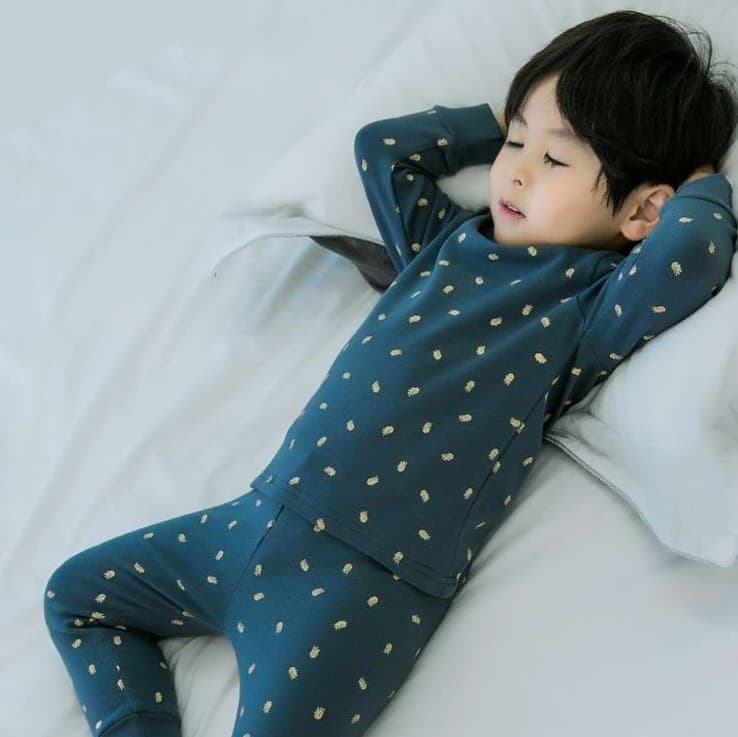 やわらか 落ち葉柄子どもパジャマ