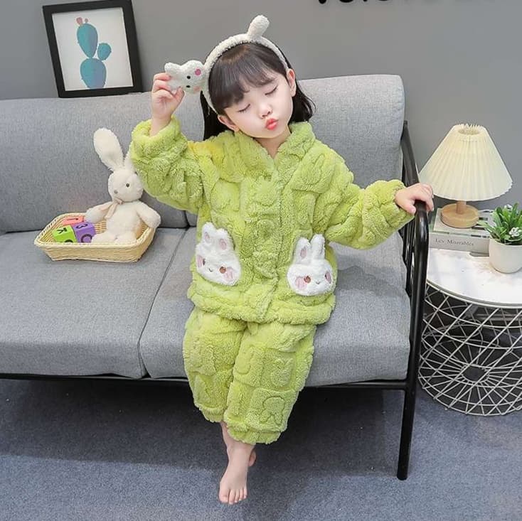 もこもこウサギ 子どもパジャマ 上下セット