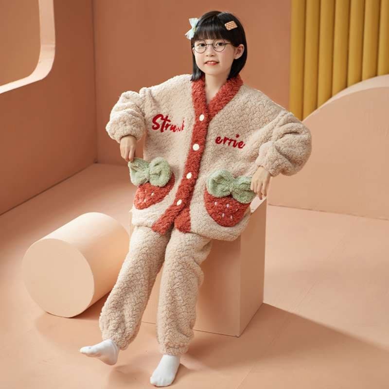 子どもパジャマ ふわもこいちご柄ルームウェア上下セット