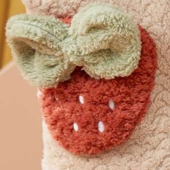 子どもパジャマ ふわもこいちご柄ルームウェア上下セット