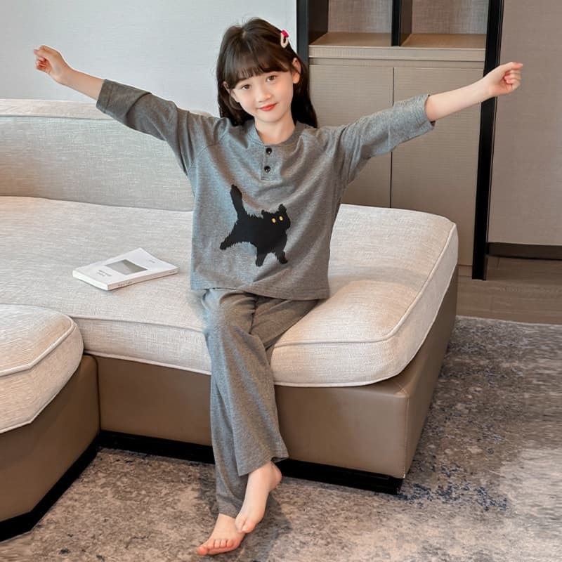 子どもパジャマ 黒猫シルエット 長袖上下セット