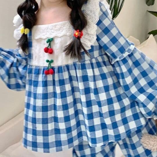子どもパジャマ さくらんぼ刺繍 ギンガムパジャマ