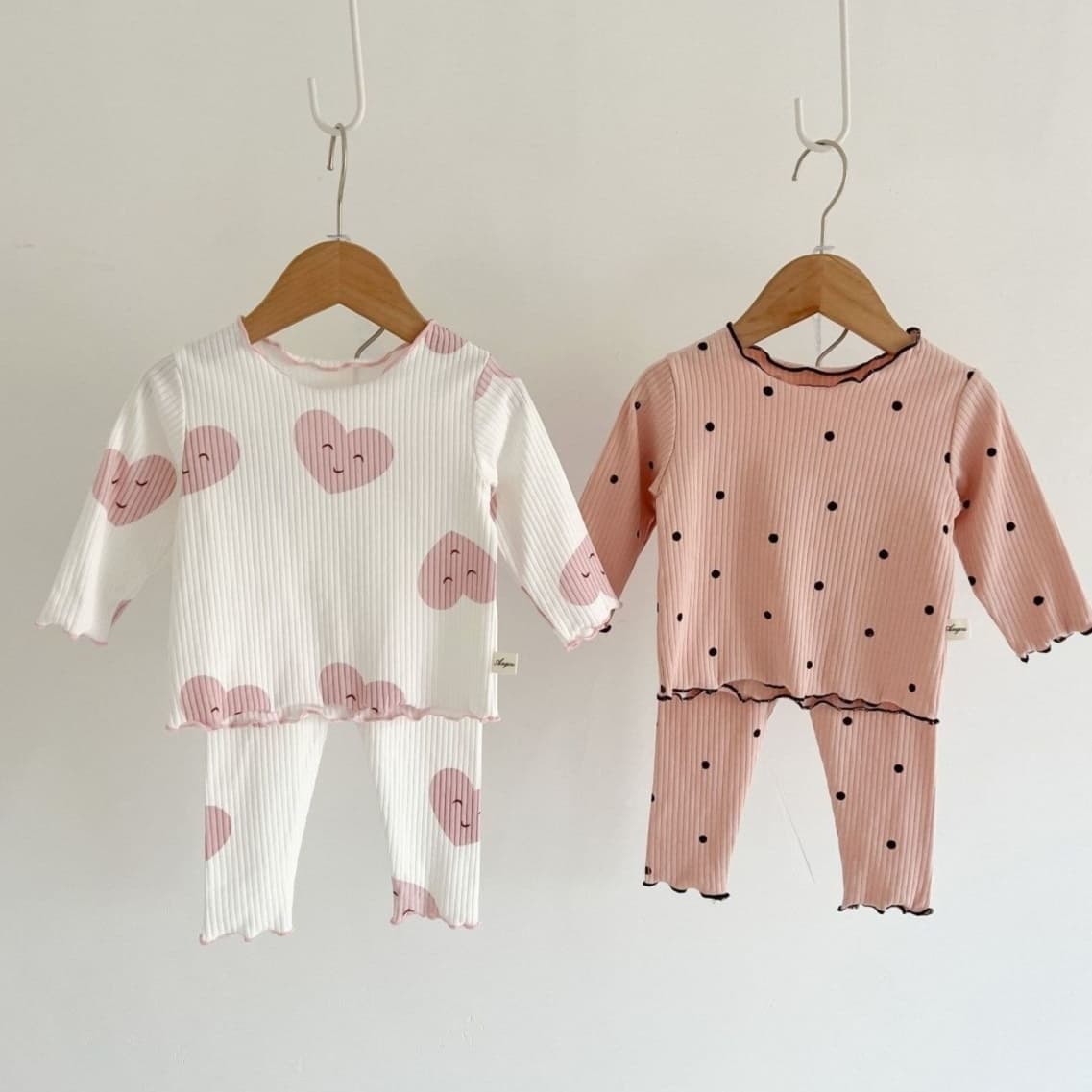 子どもパジャマ ふんわりリブ編み水玉とハートのパジャマセット