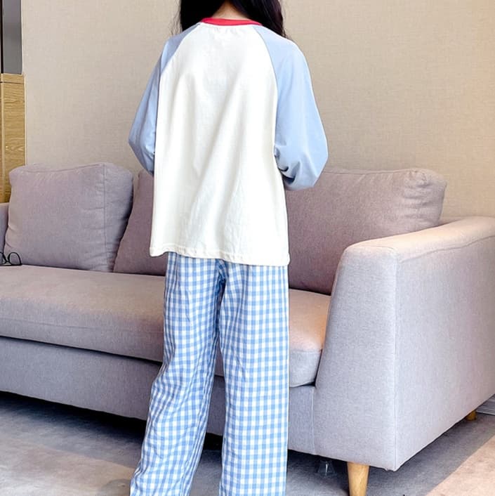 子どもパジャマ 可愛いフレンド柄 パジャマ 上下セット