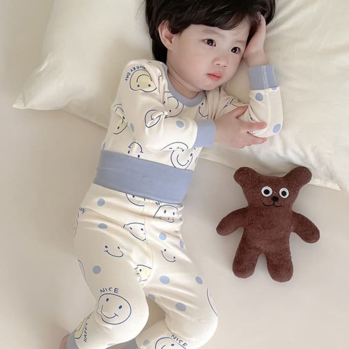 子どもパジャマ かわいい総柄パジャマ