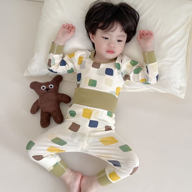 子どもパジャマ かわいい総柄パジャマ