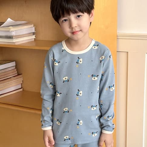 恐竜総柄 子どもパジャマ 上下セット