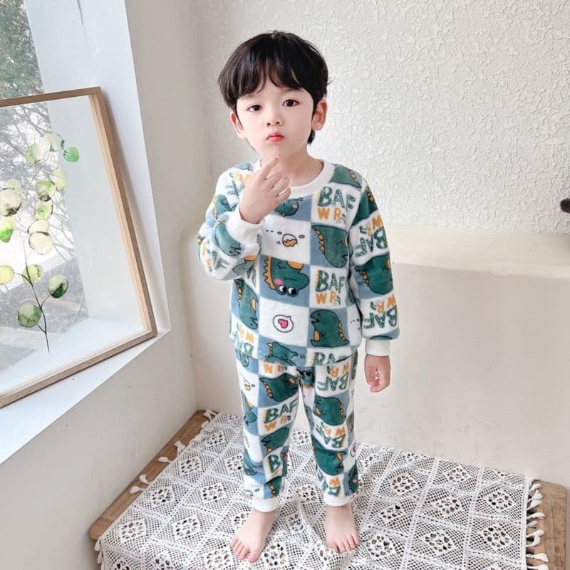 子どもパジャマ 恐竜柄もこもこ上下セットパジャマ