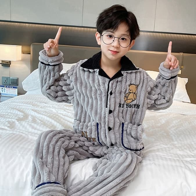 子どもパジャマ もこもこくまさん ボタン付き上下パジャマ