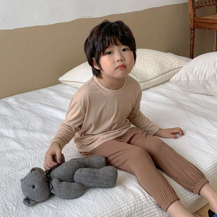子どもパジャマ  肌触りが優しいシンプルパジャマ
