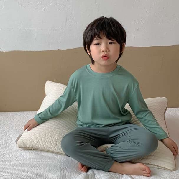 子どもパジャマ  肌触りが優しいシンプルパジャマ
