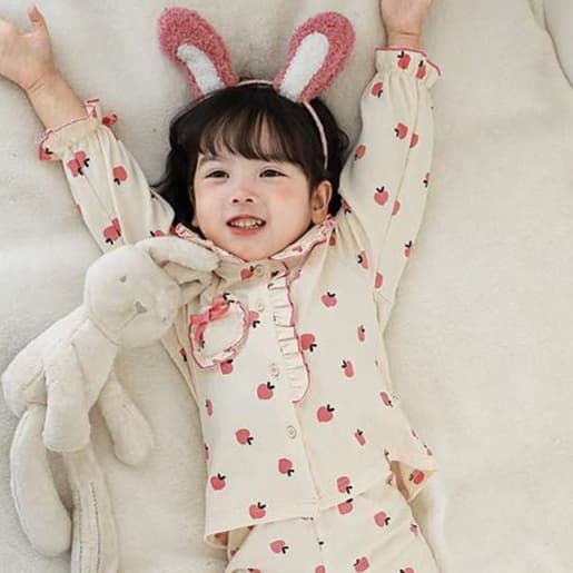 子どもパジャマ 愛らしいフルーツ柄のおやすみウェア