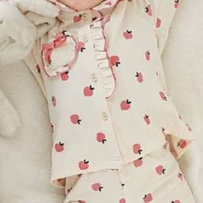 子どもパジャマ 愛らしいフルーツ柄のおやすみウェア