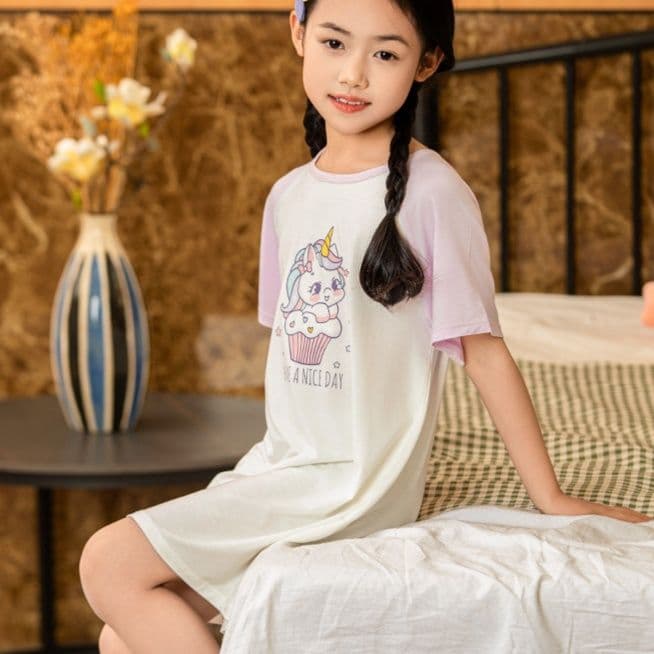 子どもパジャマ 子どもパジャマ ゆめかわ一角獣ワンピースパジャマ