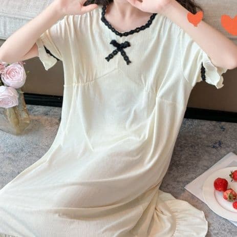 子どもパジャマ 黒パイピング襟ワンピースパジャマ