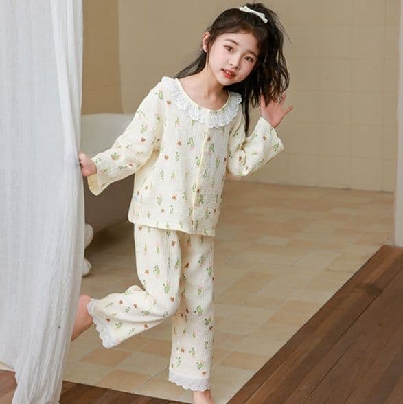 子どもパジャマ 子どもパジャマ 花模様レース襟ガーゼパジャマ