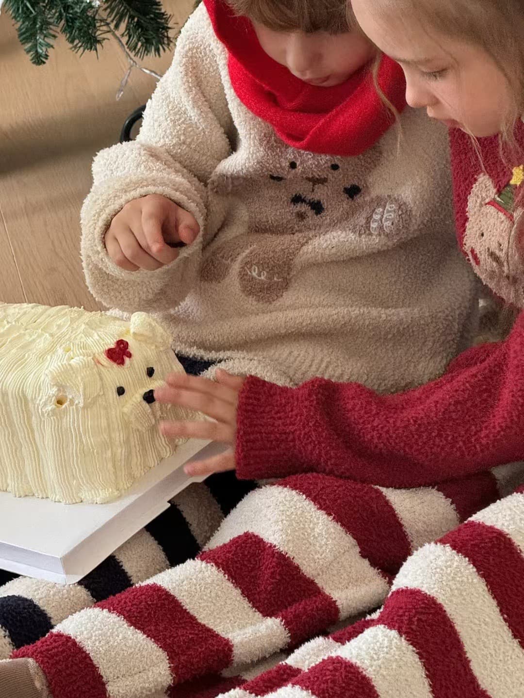 子どもパジャマ くまさん刺繍もこもこボーダー柄上下セット