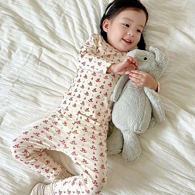 子どもパジャマ 小花柄パジャマ