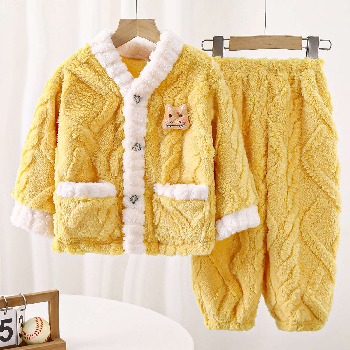 子どもパジャマ ふわもこ動物アップリケ寝巻き
