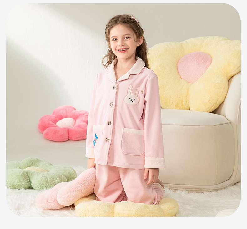子どもパジャマ アップリケ付き 上品パジャマ