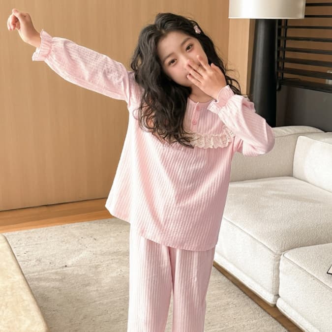 子どもパジャマ ふんわりレース付きリブパジャマ