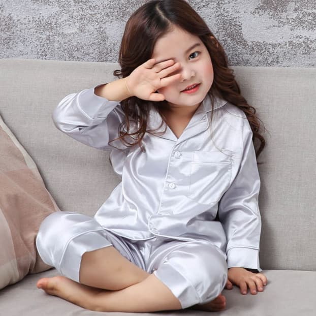 上質シルク風 お姫様スタイル 子どもパジャマ